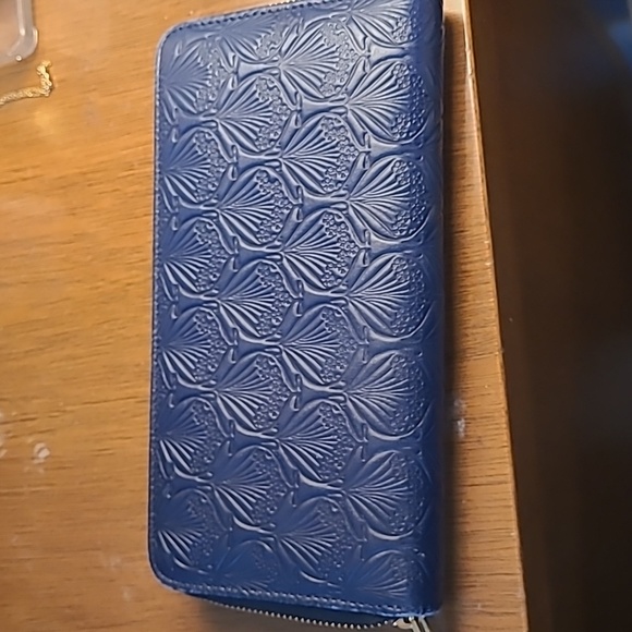 Liberty of London Iphis Continental wallet - Picture 2 of 11